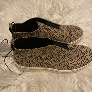 Cheetah print shoes